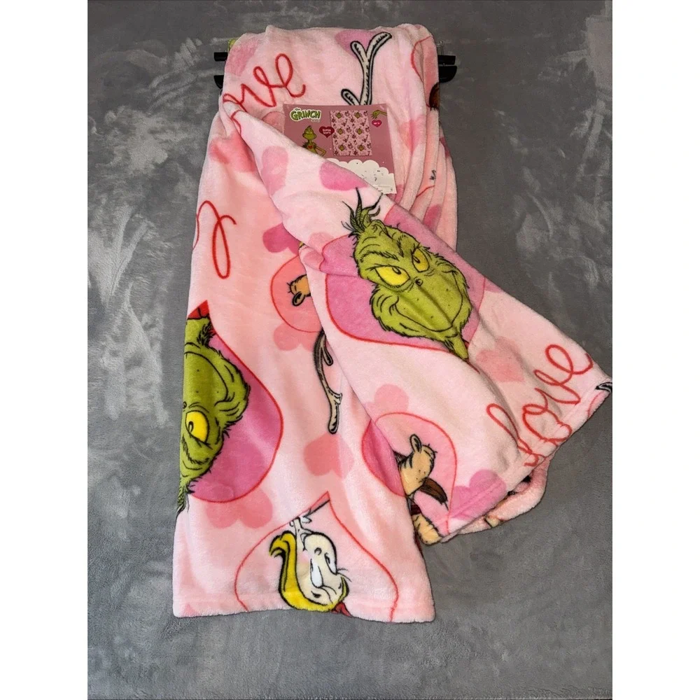 Dr. Seuss The Grinch & Max Cindy Lou Pink Throw Blanket Christmas 50 X 70
